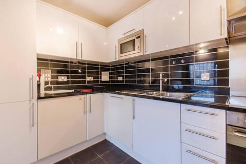 2 bedroom flat to rent, Prestons Road, Canary Wharf, London, E14