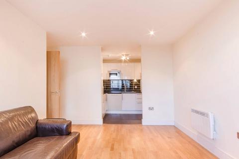 2 bedroom flat to rent, Prestons Road, Canary Wharf, London, E14