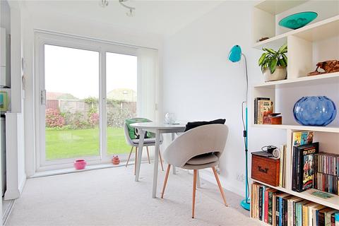 2 bedroom flat for sale, Overstrand Avenue, Rustington, Littlehampton, West Sussex, BN16