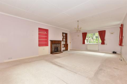 4 bedroom chalet for sale, Vicarage Street, St. Peters, Broadstairs, Kent