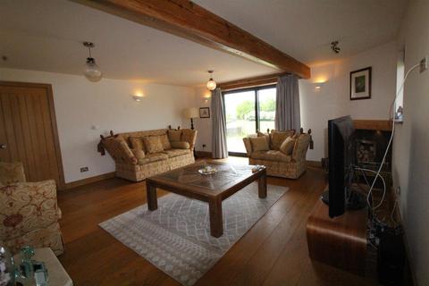 4 bedroom barn conversion to rent, Cam Lane, Clifton, Brighouse