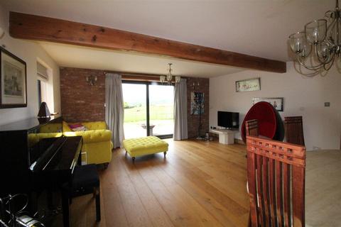 4 bedroom barn conversion to rent, Cam Lane, Clifton, Brighouse