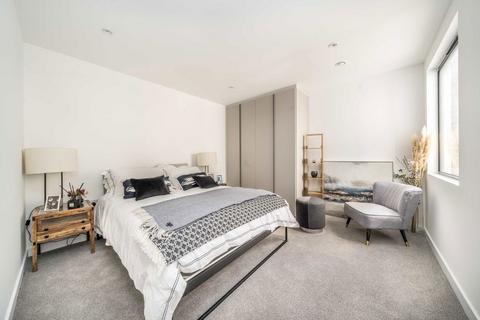 1 bedroom flat for sale, Osborn Street, London E1