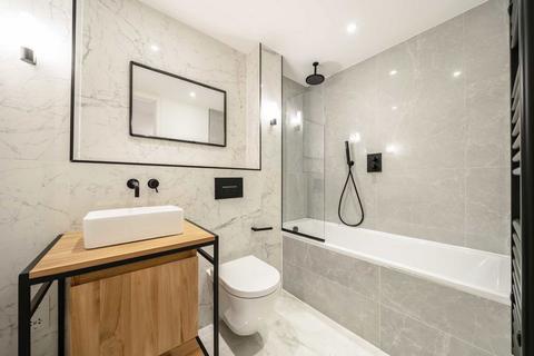 2 bedroom flat for sale, Osborn Street, London E1