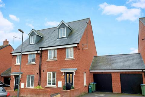 3 bedroom semi-detached house for sale, Laxton Road, Aylesbury HP18