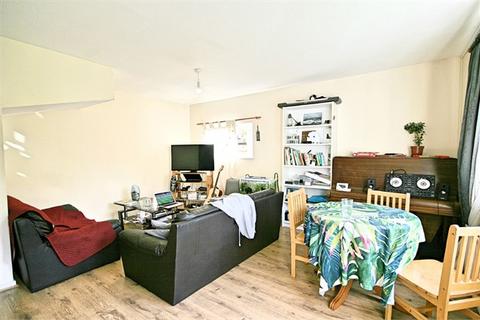 2 bedroom end of terrace house to rent, Love Walk, Camberwell SE5