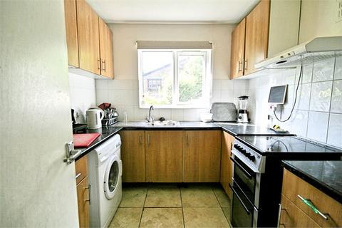 2 bedroom end of terrace house to rent, Love Walk, Camberwell SE5