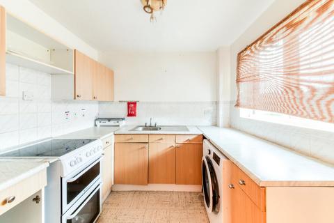 2 bedroom flat for sale, Hardcastle Close, Croydon, CR0