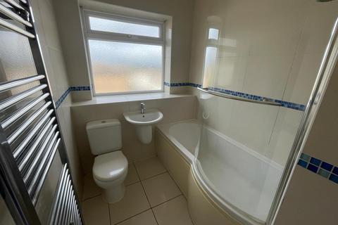 2 bedroom flat to rent, Deanwood Court, Allerton, BRADFORD