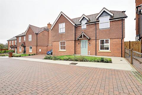 4 bedroom detached house for sale, Horseshoe Place, Windmill Hill