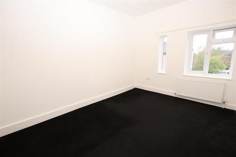 2 bedroom flat to rent, High Street, Swanley