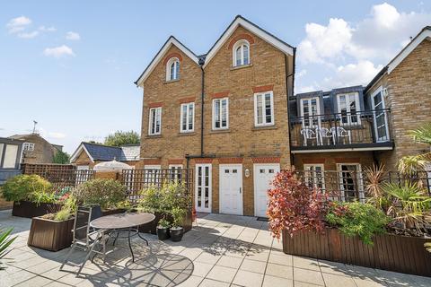 2 bedroom apartment for sale, Feltham Avenue, East Molesey, KT8