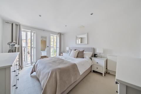 2 bedroom apartment for sale, Feltham Avenue, East Molesey, KT8