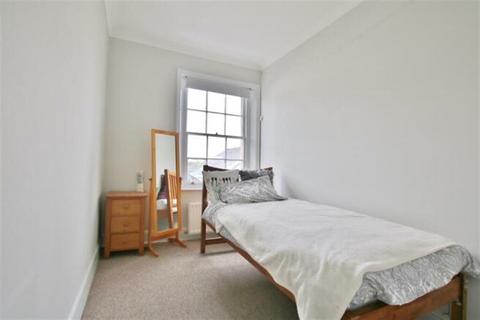 3 bedroom flat to rent, Winchester