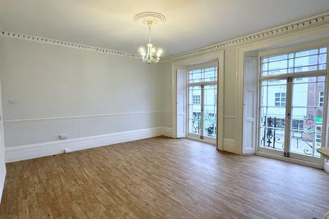 3 bedroom flat to rent, Winchester