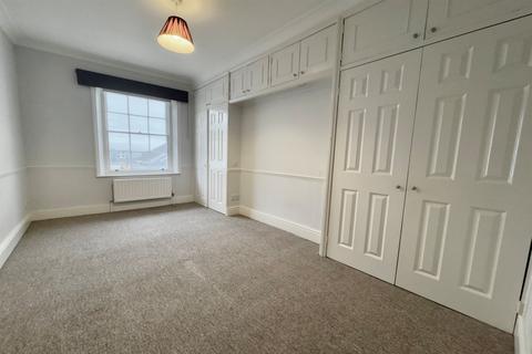 3 bedroom flat to rent, Winchester