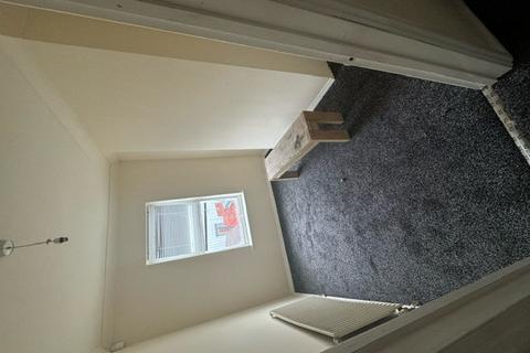 2 bedroom terraced house to rent, Chase Street, Luton, Bedfordshire, LU13QZ