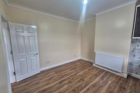 3 bedroom apartment to rent, Beulah Road, 58 Beulah Road, Thornton Heath