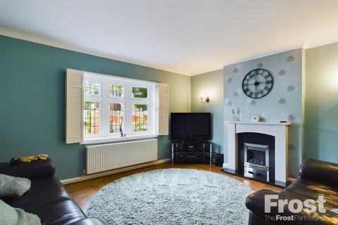 4 bedroom detached house for sale, Station Road, Wraysbury, Berkshire, TW19