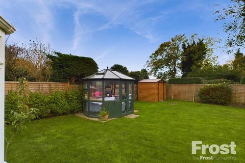 2 Station Road, Wraysbury, Staines-upon-thames, TW19 5NE
