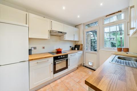 2 bedroom flat to rent, Godley Road Earlsfield SW18