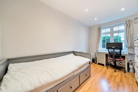 2 bedroom flat to rent, Godley Road Earlsfield SW18