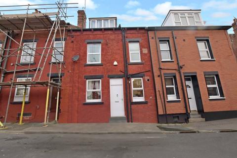 2 bedroom terraced house for sale, Aviary Grove, Leeds, West Yorkshire