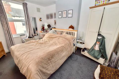 2 bedroom terraced house for sale, Aviary Grove, Leeds, West Yorkshire