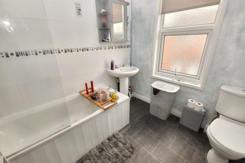 12 Aviary Grove, Armley, Leeds, LS12 2NU