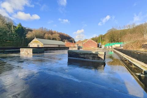 Storage to rent, Market Street, Shawforth, Rochdale