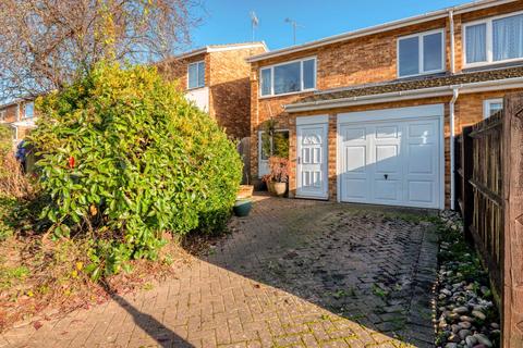 3 bedroom semi-detached house for sale, Odiham Avenue, Reading RG4