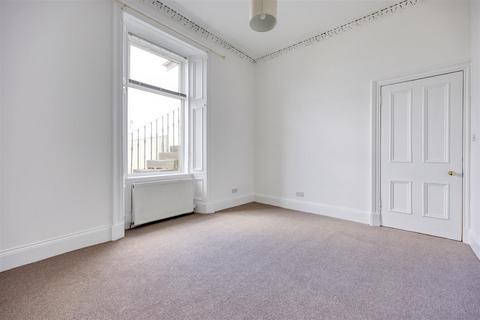 3 bedroom cottage to rent, West Avenue, Stepps, Glasgow