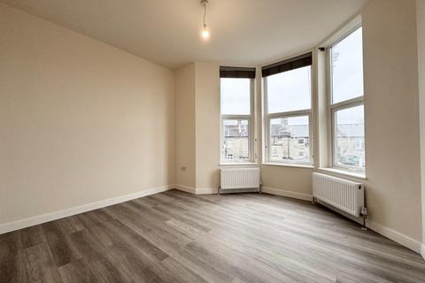 2 bedroom flat to rent, Beatrice Road, Finsbury Park