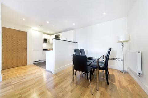 3 bedroom apartment to rent, Indescon Square, London E14