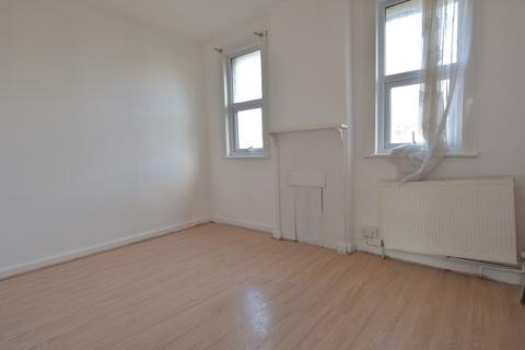 3 bedroom terraced house to rent, Teynton Terrace, London N17