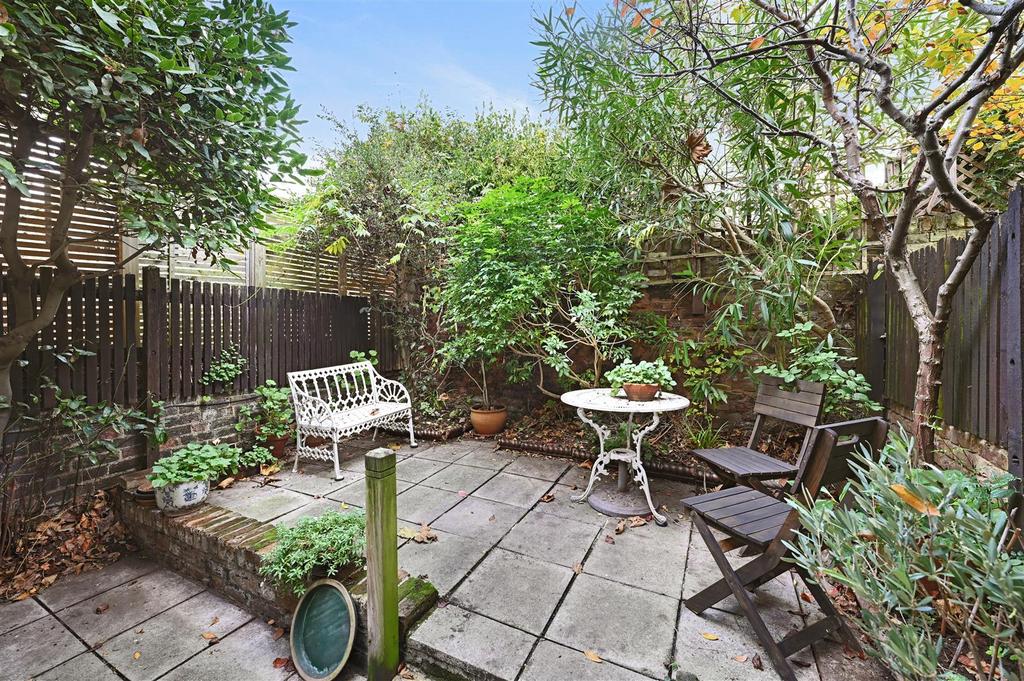 Hofland Road - Garden1 (1).JPG