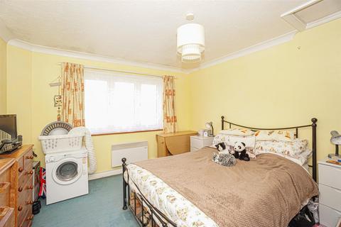 2 bedroom detached house for sale, Alma Court, Sedlescombe Road North, St. Leonards-on-sea