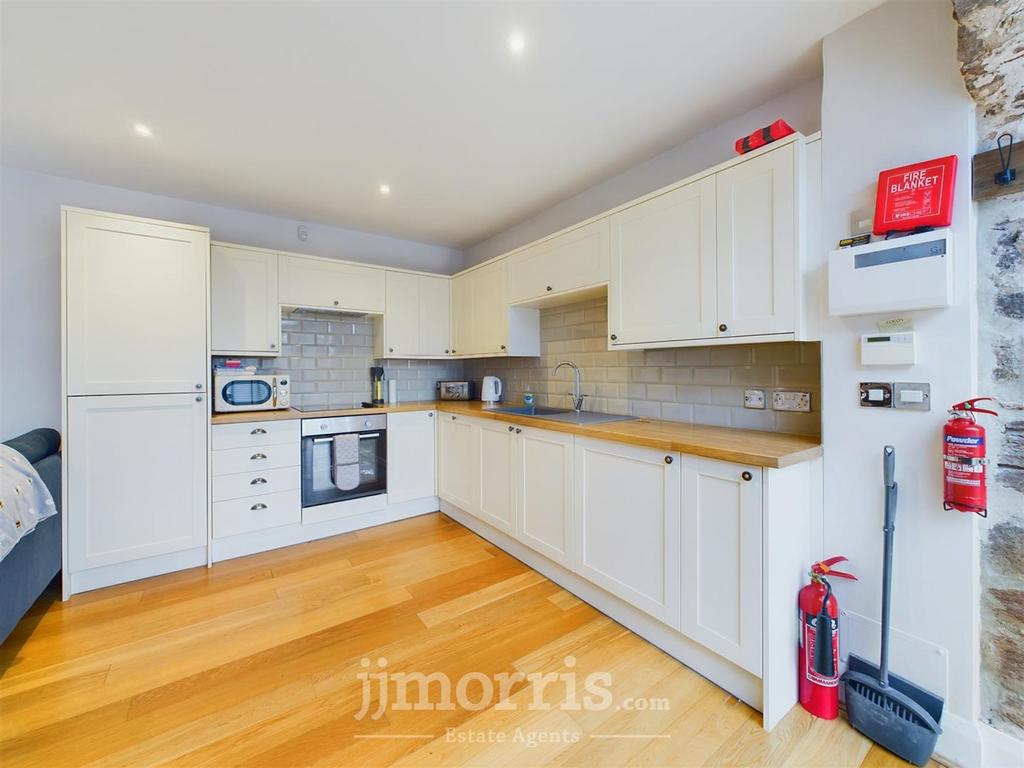 Open Plan Lounge/Kitchen Area