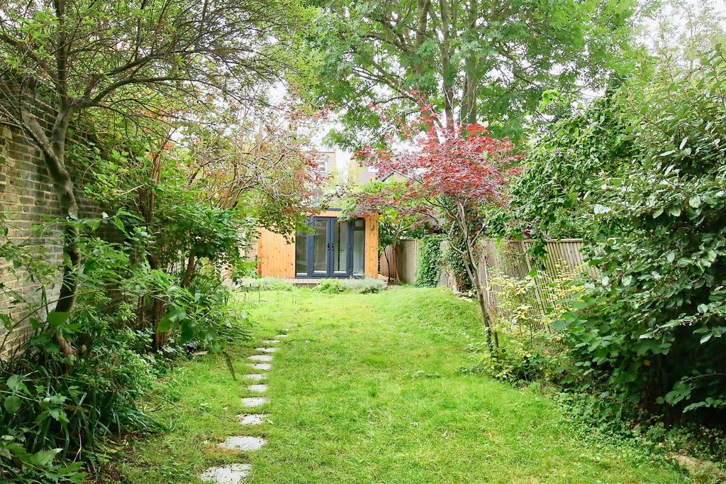 Gf 18 brodrick road image2 17587 4.jpg