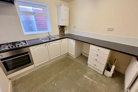 3 bedroom flat for sale, 352 / 352A Meltham Road, Huddersfield, HD4 7EH