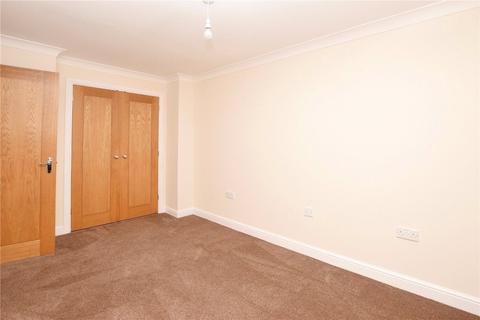 2 bedroom maisonette to rent, Queens Avenue, Watford, Hertfordshire, WD18