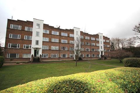 2 bedroom flat to rent, Park Road, Hampton Wick KT1