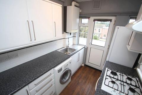 2 bedroom flat to rent, Park Road, Hampton Wick KT1