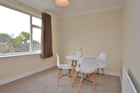 2 bedroom flat to rent, 18 Primley Park Crescent, Leeds LS17