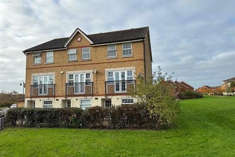 3 bedroom end of terrace house to rent, Lakeview Way, Peterborough PE7