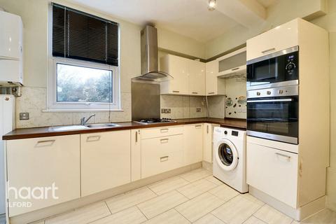 3 bedroom end of terrace house for sale, Essex Road, Barking