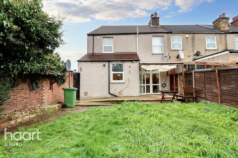 3 bedroom end of terrace house for sale, Essex Road, Barking