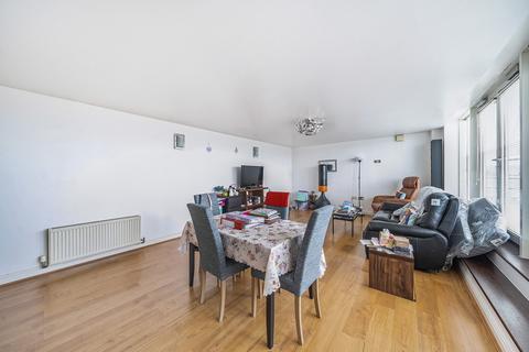 2 bedroom penthouse for sale, 69 Station Road, Edgware, Greater London. HA8 7JQ