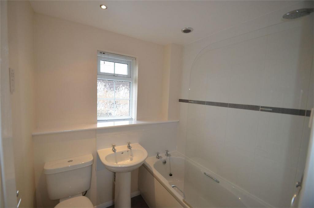 29 Elgar Drive - Bathroom.jpg