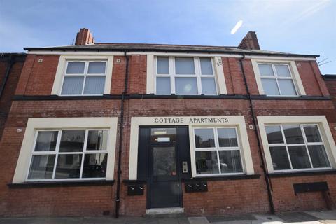 1 bedroom flat to rent, 161 Mossley Road, Ashton-Under-Lyne OL6